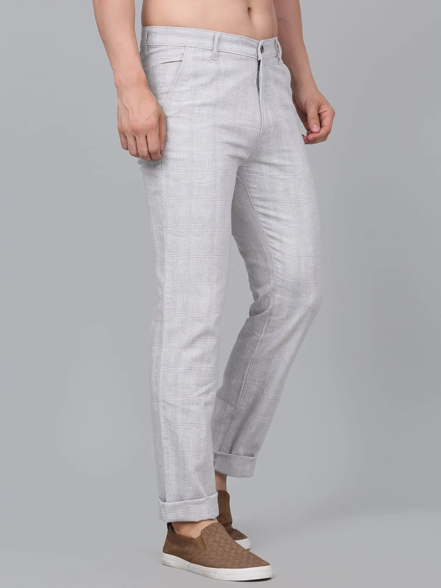 Men's Light Grey Checkered Non-Pleated Casual Trouser